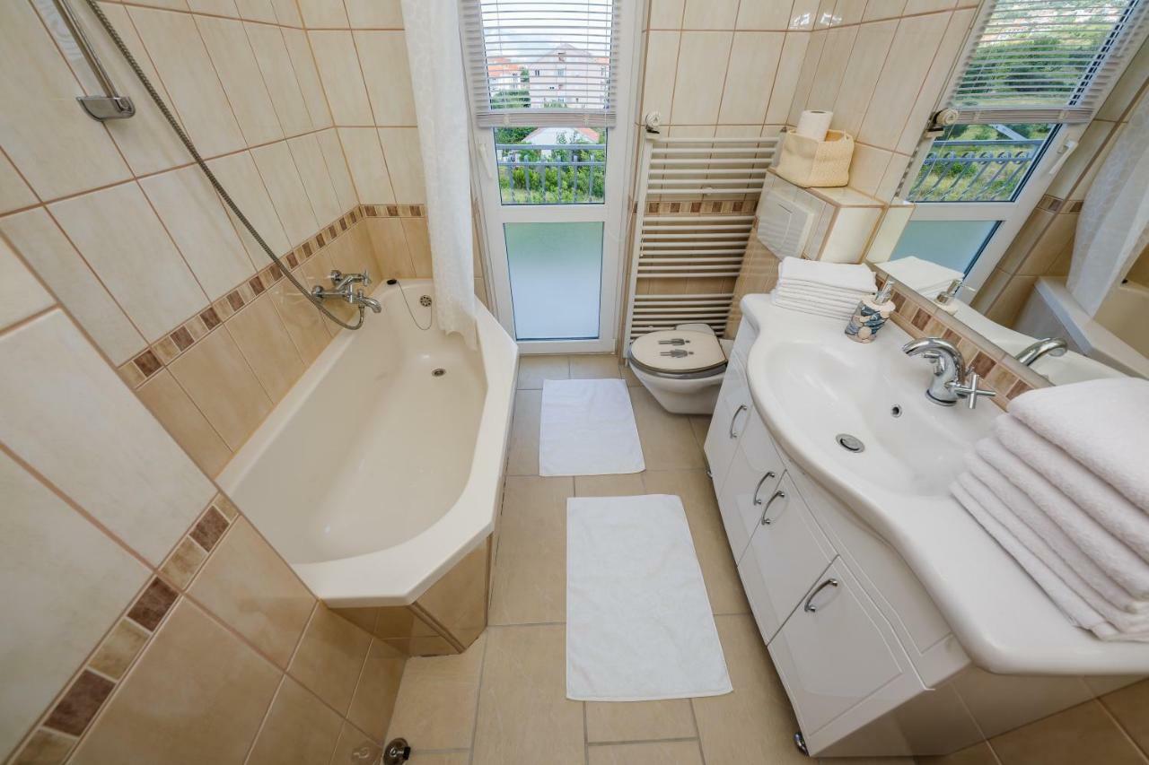 Apartman Lucija Kaštela Exterior foto