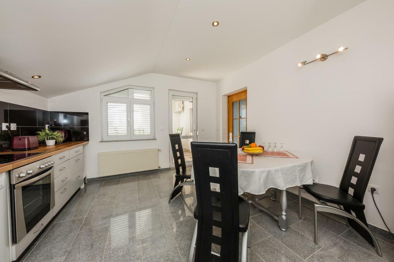 Apartman Lucija Kaštela Exterior foto